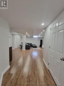 1582 WINVILLE ROAD, Pickering (duffin Heights), 安大略省 L1X 0C6, 加拿大