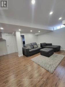 1582 WINVILLE ROAD, Pickering (duffin Heights), 安大略省 L1X 0C6, 加拿大