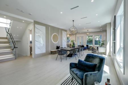 15569 OXENHAM AVENUE, White Rock, British Columbia V4B 2J2, Canada