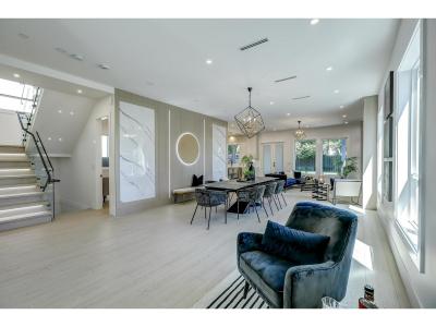 15569 OXENHAM, White Rock, British Columbia V4B 2J2, Canada