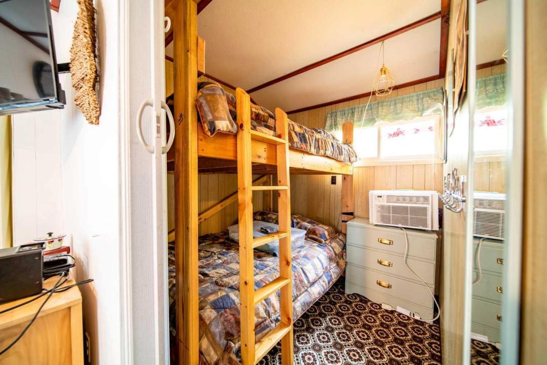 Casa Unifamiliar en Venta en 441005 RGE RD 51, Rural Wainwright No. 61 ...