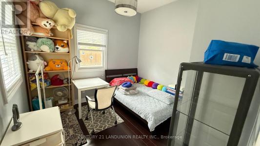 10 NINETEENTH STREET, Toronto (new Toronto), Ontario M8V 3L3, Canada