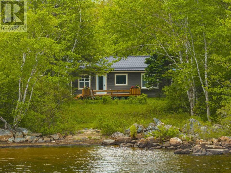 7 DAYLILY LANE, Lake Charlotte, Nova Scotia B0J 1L0, Canada