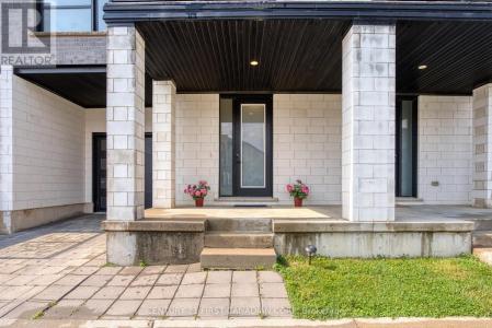 946 WEST VILLAGE SQUARE, London North (north M), Ontario N6H 0J7, Canadá
