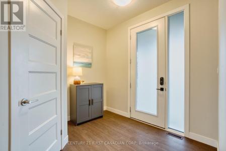 946 WEST VILLAGE SQUARE, London North (north M), Ontario N6H 0J7, Canadá