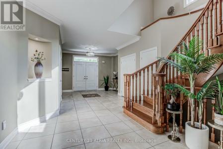 69 B ELM GROVE AVENUE, Richmond Hill (oak Ridges), Ontario L4E 2V4, Canada