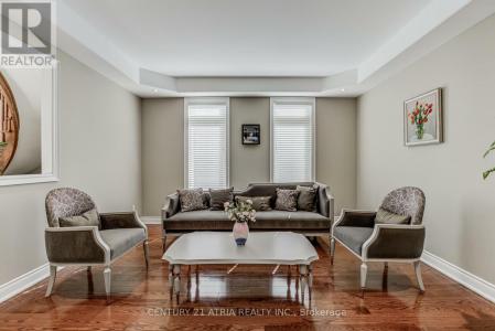 69 B ELM GROVE AVENUE, Richmond Hill (oak Ridges), Ontario L4E 2V4, Canada