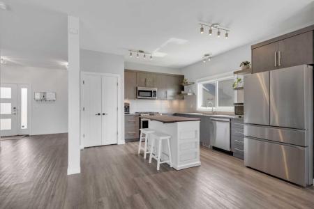 22 VICTORY CLOSE, Red Deer, Alberta T4R 0N2, Kanada