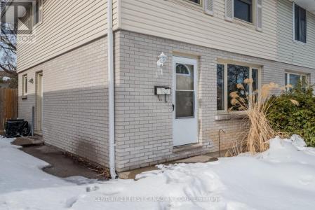 111 WOODROW CRESCENT, London South (south Y), Ontario N6E 1E7, Kanada
