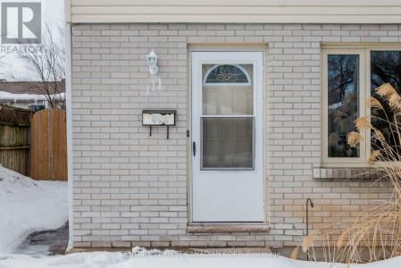 111 WOODROW CRESCENT, London South (south Y), Ontario N6E 1E7, Kanada