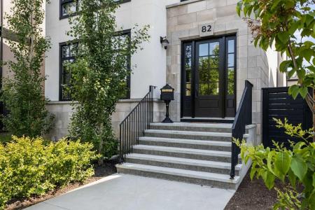 82 VALOUR CIRCLE SW, Calgary, ألبرتا T3E 7B6, كندا 