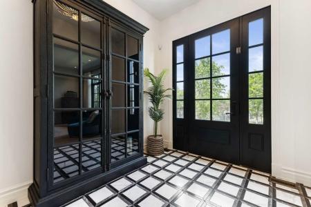82 VALOUR CIRCLE SW, Calgary, ألبرتا T3E 7B6, كندا 