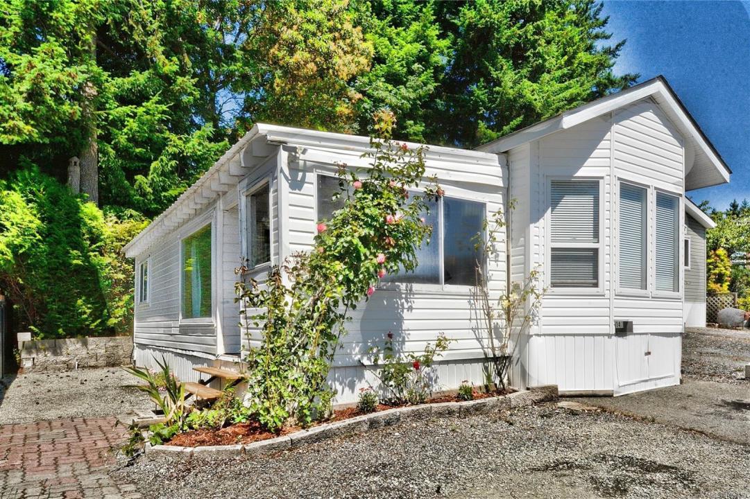 1112 WOSS LAKE DR, Nanaimo, كولومبيا البريطانية V9R 6X7, كندا 