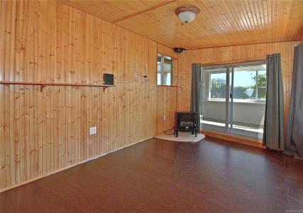 1112 WOSS LAKE DR, Nanaimo, كولومبيا البريطانية V9R 6X7, كندا 