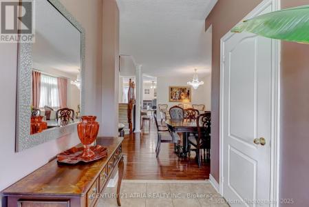 70 BLACKFOREST DRIVE, Richmond Hill (oak Ridges), Ontario L4E 4R5, Canada