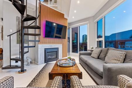 1150 QUAYSIDE DRIVE, New Westminster, 不列颠哥伦比亚省 V3M 6E1, 加拿大
