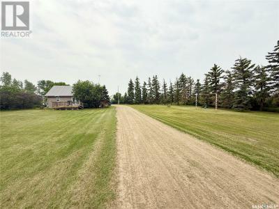 SOUTH WEYBURN ACREAGE, Weyburn Rm No. 67, Saskatchewan S4H 2K1, Canada