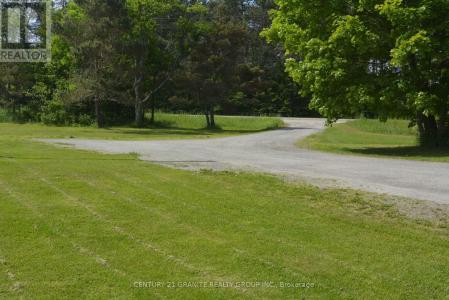 671 HASTINGS STREET NORTH, Bancroft, Ontario K0L 1C0, Canadá