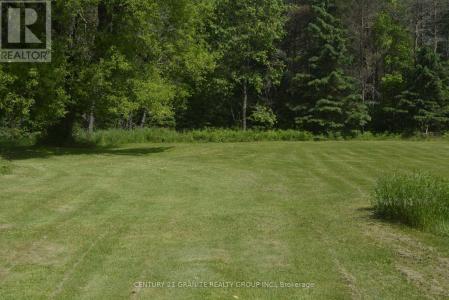 671 HASTINGS STREET NORTH, Bancroft, Ontario K0L 1C0, Canadá