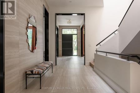 392 MAPLE GROVE DRIVE, Oakville (mo Morrison), Онтарио L6J 4V7, Канада