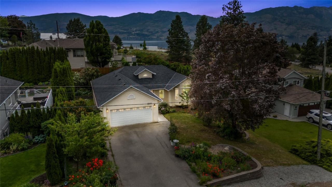 2241 MAJOROS ROAD, West Kelowna, Kolumbia Brytyjska V4T 2C2, Kanada