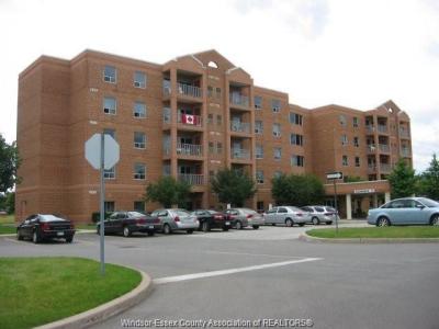 3795 SOUTHWINDS DRIVE, Windsor, Ontario N9G 2N7, Canada