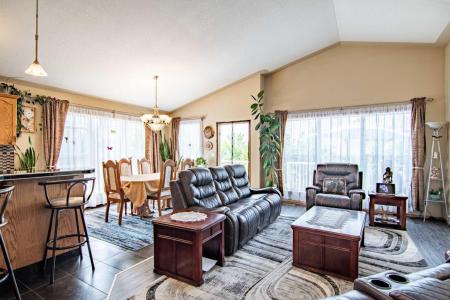 4 ISBISTER CLOSE, Red Deer, Alberta T4R 0B8, Kanada
