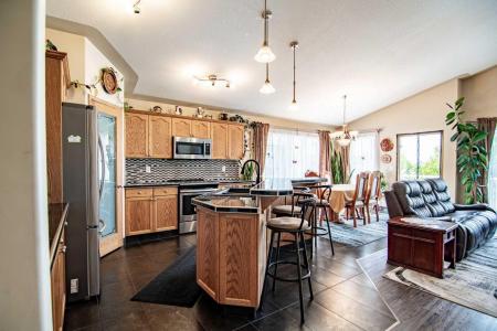 4 ISBISTER CLOSE, Red Deer, Alberta T4R 0B8, Kanada