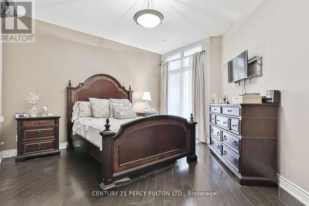 10 BLOORVIEW PLACE, Toronto (don Valley Village), Ontario M2J 0B1, Canada