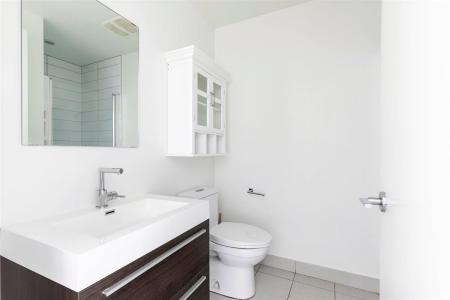 1155 Rue de la Montagne, Montréal (Ville-Marie), Quebec H3G 0C7, CANADÁ