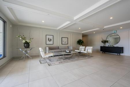 355  Boul. Brunswick, Pointe-Claire, Québec H9R 0E5, Canada