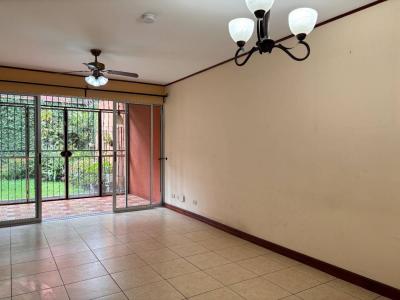 De la Escuela Rubén Darío, 200 N, 50 O, 50 N, 75 O casa 4 4, Santa Rosa Santo Domingo, Heredia 40301, Costa Rica