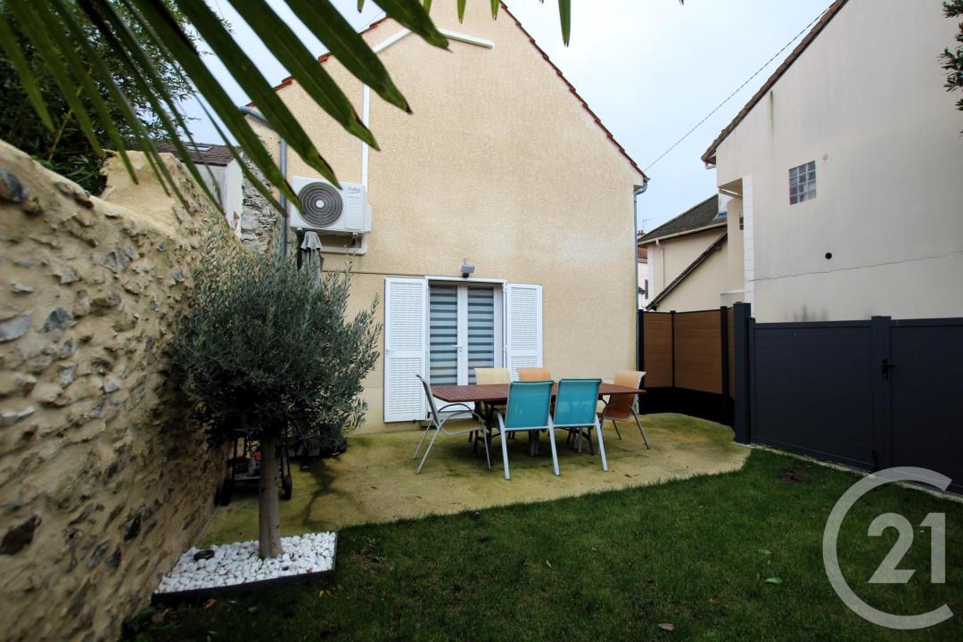 Claye Souilly, Île-de-France 77410, França