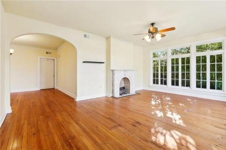 5801 FONTAINEBLEAU Drive LOWER, New Orleans, Louisiana 70125