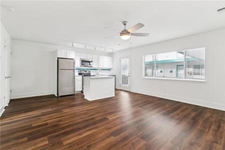 2833 ST CHARLES Avenue 19, New Orleans, Louisiana 70115, USA