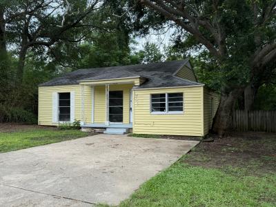741 MacArthur Ave., Wake Village, Texas 75501, USA