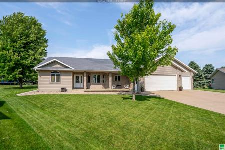 137 9th St Circle NE, Sioux Center, Iowa 51250, USA