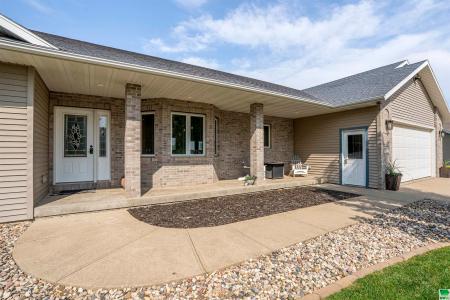 137 9th St Circle NE, Sioux Center, アイオワ 51250, アメリカ合衆国