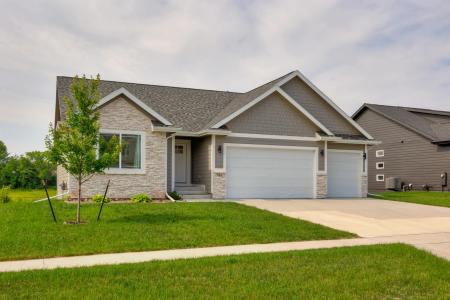 520 Creekview Avenue, Polk City, Iowa 50226