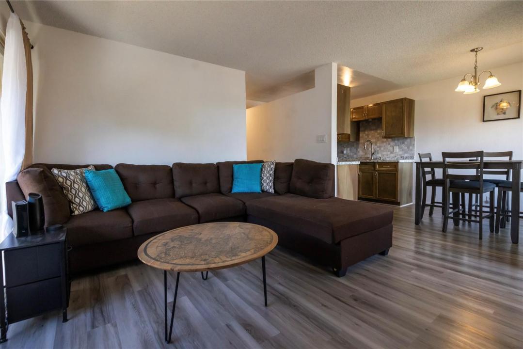 94-1147 Mopua Loop Unit #K8, Waipahu, Havaí 96797, Estados Unidos