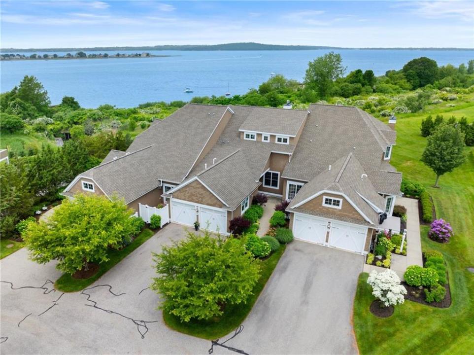 83 Waters Edge St, Tiverton, Rhode Island 02878