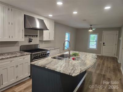 616 Laurel Street, Albemarle, ノースカロライナ 28001, アメリカ合衆国