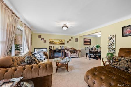 27020 Havelock Drive, Dearborn Heights, Michigan 48127