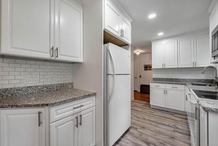 84 Seminole Circle, West Hartford, Connecticut 06117, USA