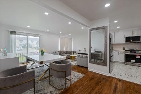 8916 Kenneth Drive , 1E, Des Plaines, Illinois 60016, Amerika Birleşik Devletleri