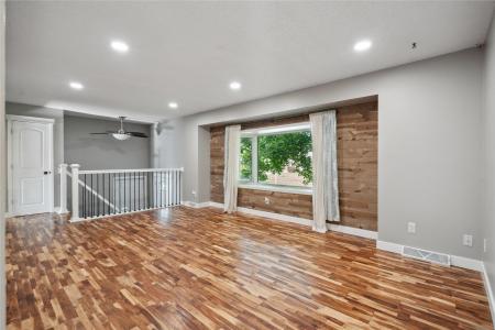 43 Constitution Boulevard, Pleasant Hill, Iowa 50327, USA