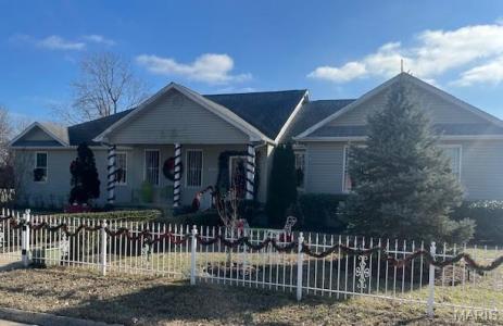 815 Gail Street, Charleston, Missouri 63834, USA