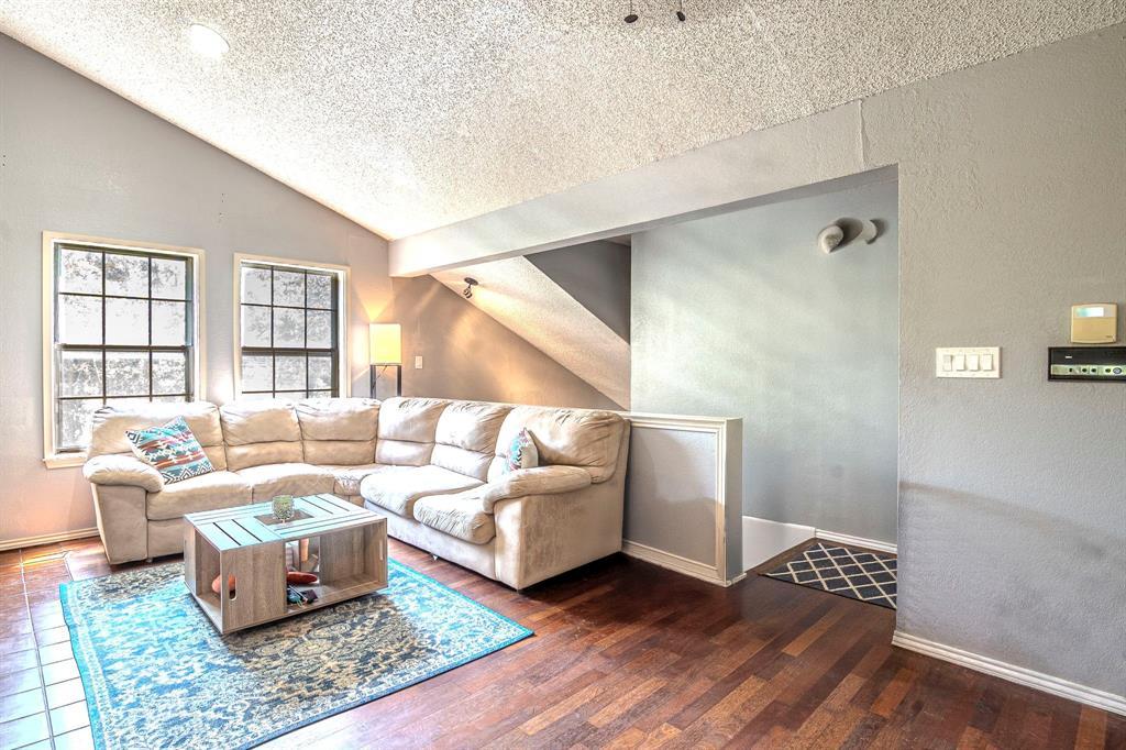 4516 Forestgate Drive, Arlington, Texas 76017, USA