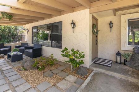 834 Cole Ranch Road, Encinitas, California 92024