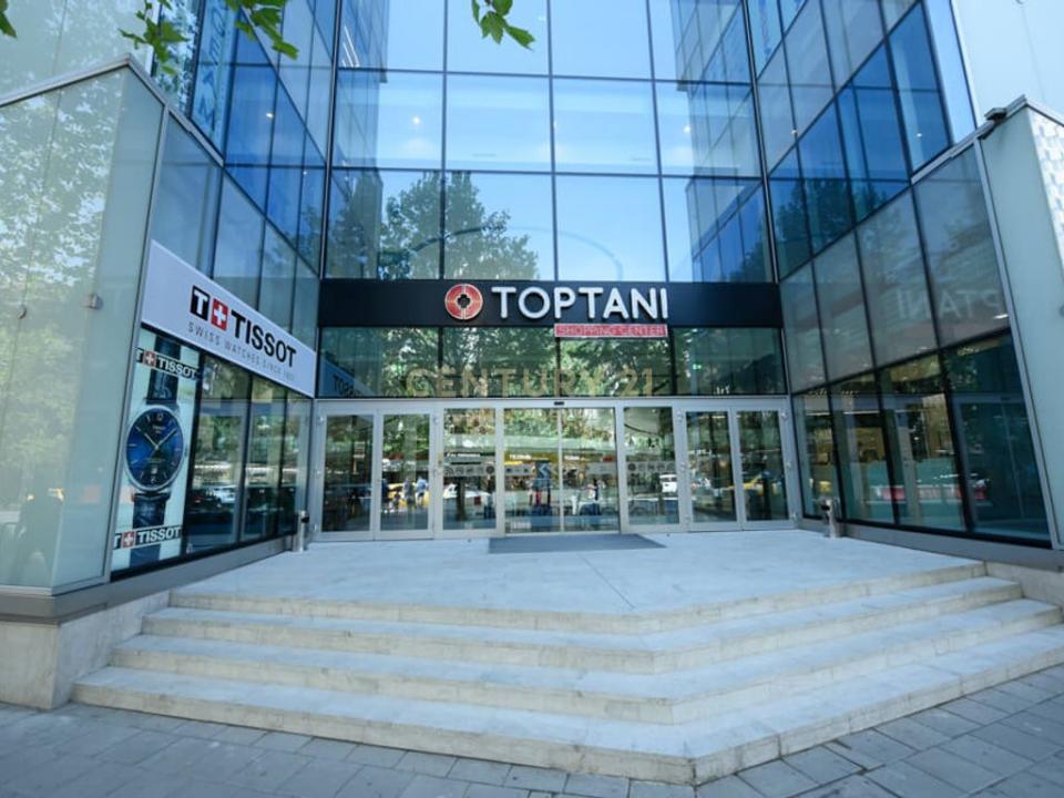 Parlamenti, Tirana, Albania